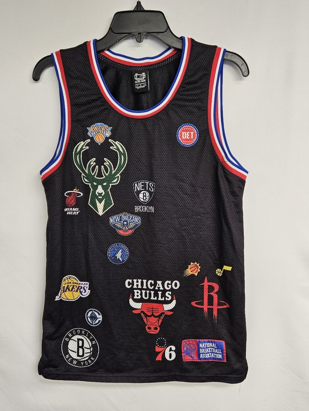 NBA Men's Large Ultra Game Logo Jersey Knicks Bulls Lakers Bucks Black Red